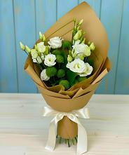 Букет цветов из:  Хризантемы и Лизиантусы в Алексеевка Алексеевский район