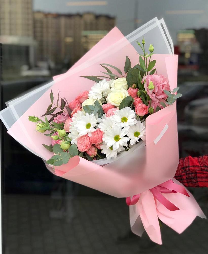 Букет нежный в Алексеевка Алексеевский район Букет цветов из: Розы, Лизиантусы и Хризантемы в Алексеевка Алексеевский район